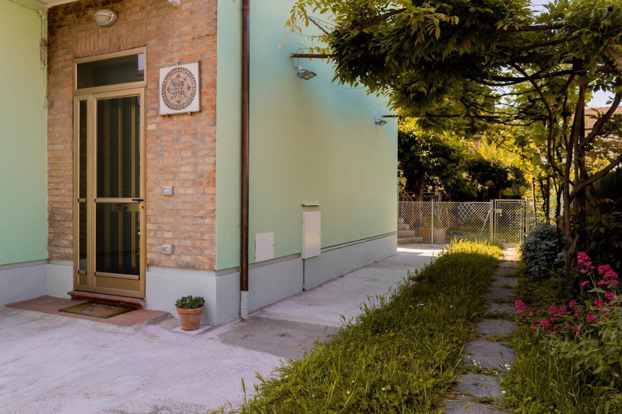 Reno Family House Apartamento Ravena Exterior foto